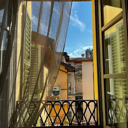 Domus Dea 4 Alta Daire Bergamo